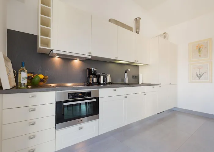 Duenenpalais App 23 *